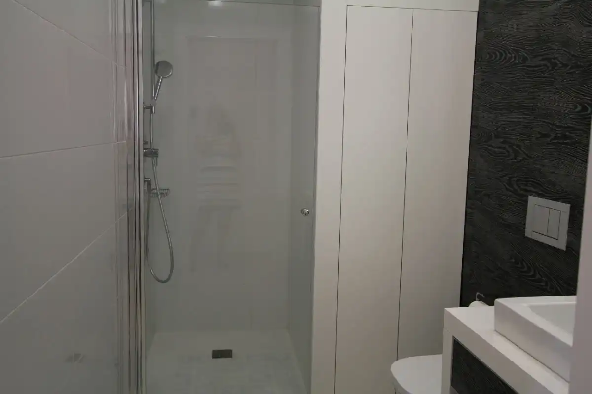 Badezimmer von Wohnungen zum Verkauf in Guardamar del Segura mit Klimaanlage, Heizung und Terrasse