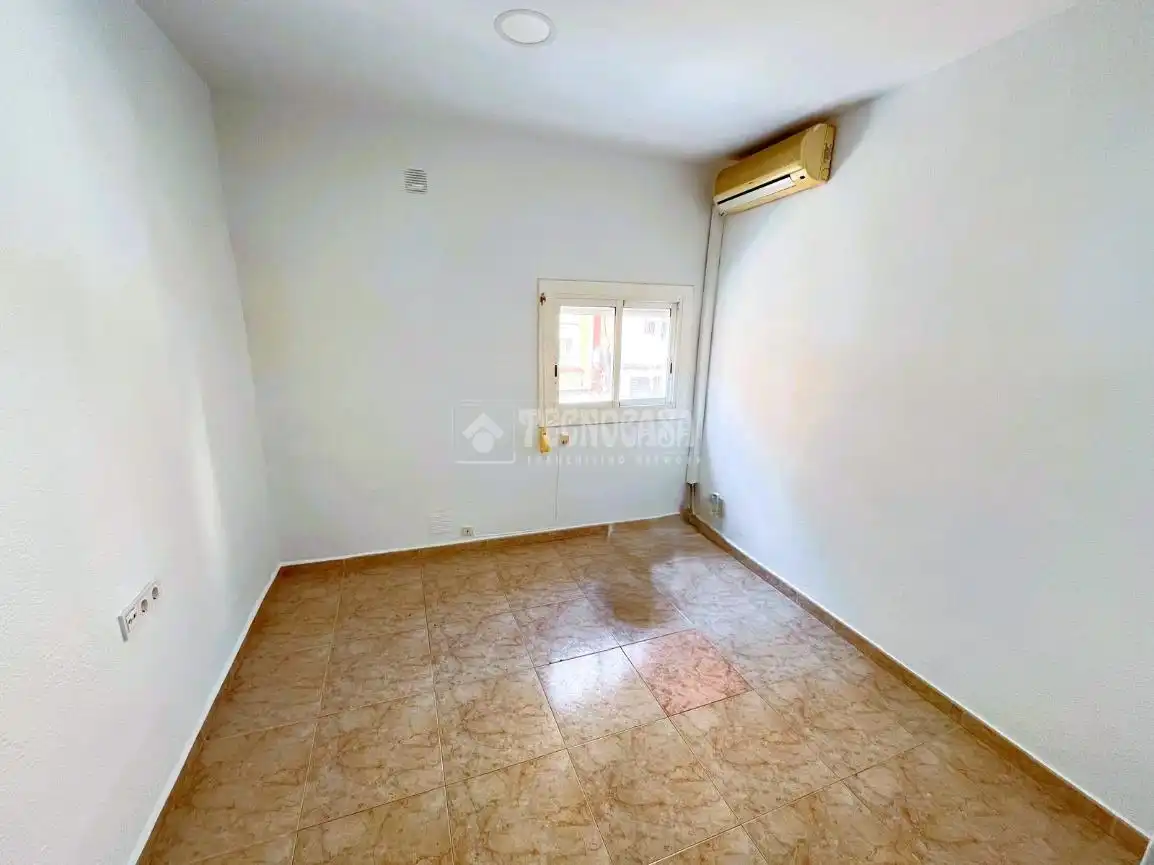 Flat for sale in Esplugues de Llobregat  with Air Conditioner and Storage room