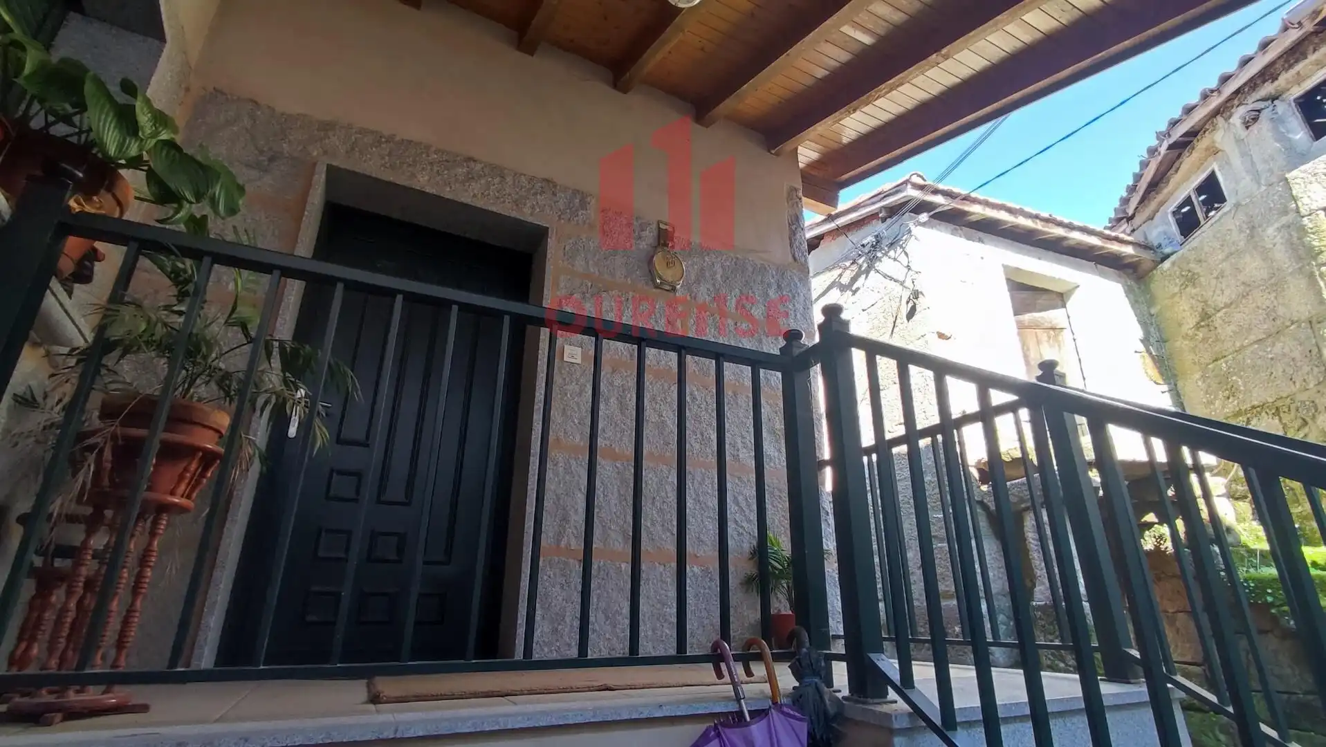 Vista exterior de Casa o xalet en venda en Ourense Capital  amb Calefacció, Jardí privat i Traster
