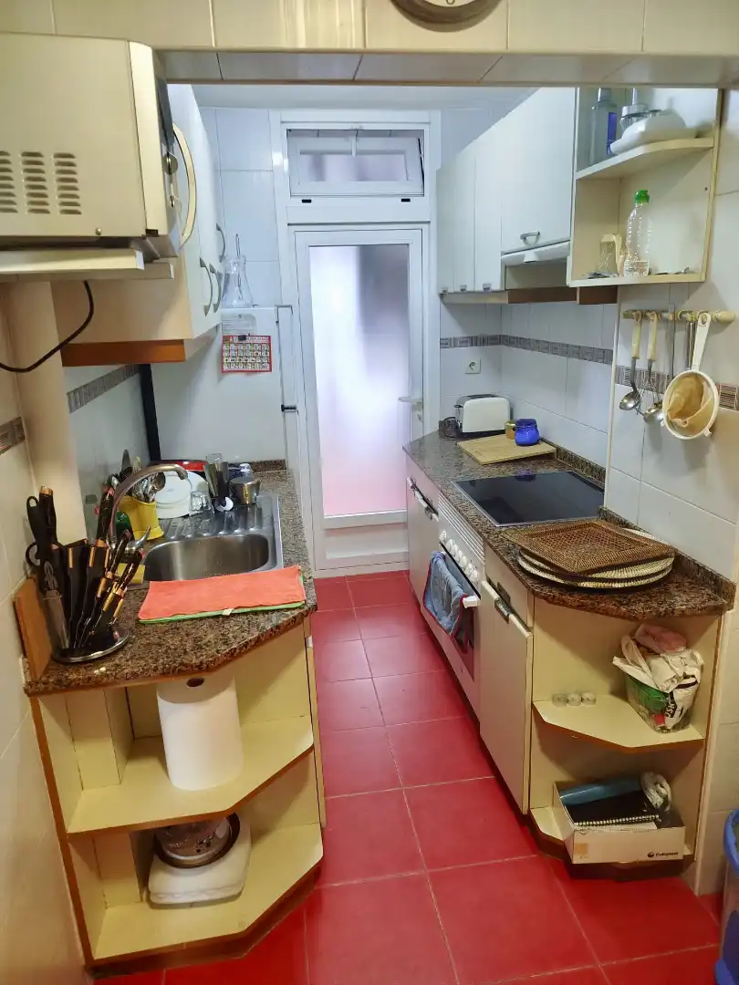 Cocina de Piso de alquiler en Vigo  con Calefacción, Amueblado y Horno