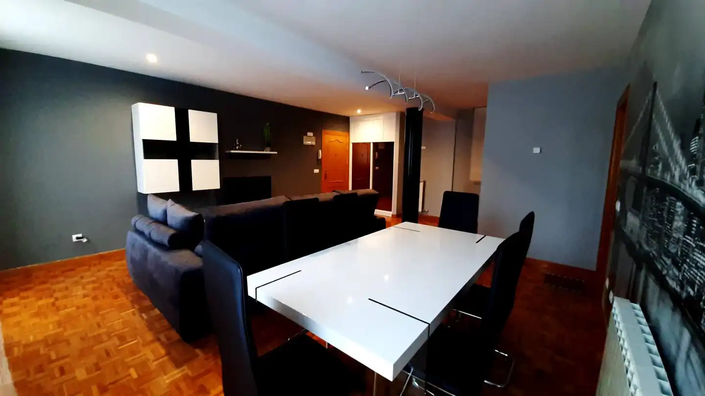 Sala d'estar de Pis de lloguer en Tudela amb Calefacció, Traster i Moblat