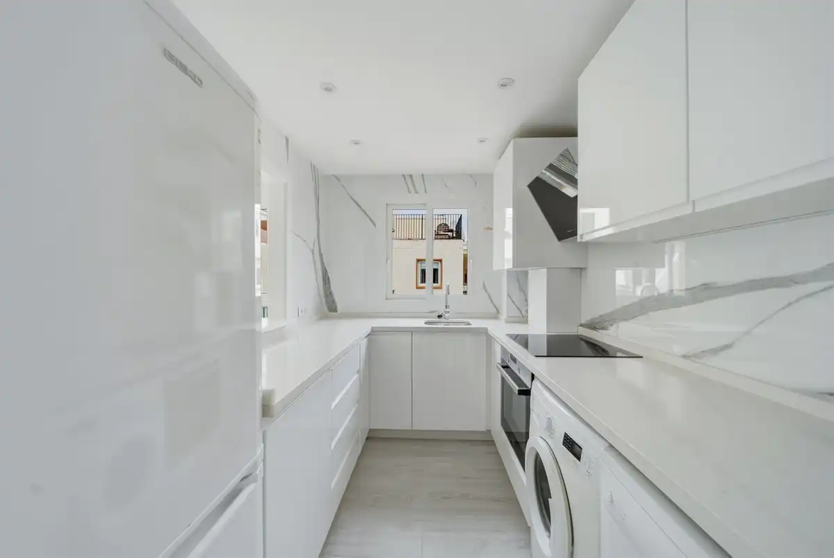 Kitchen of Duplexes for sale in Benalmádena  with Air Conditioner, Terrace and Storage room