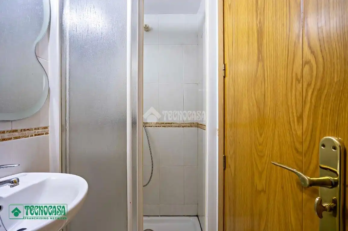 Badezimmer von Wohnung zum Verkauf in Roquetas de Mar mit Klimaanlage