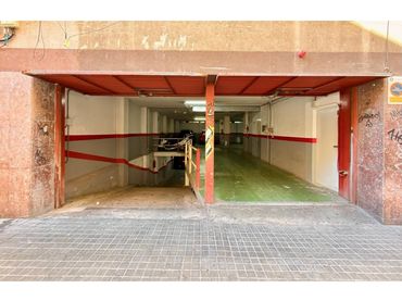 Local comercial en venda a Calle Llavinés 12