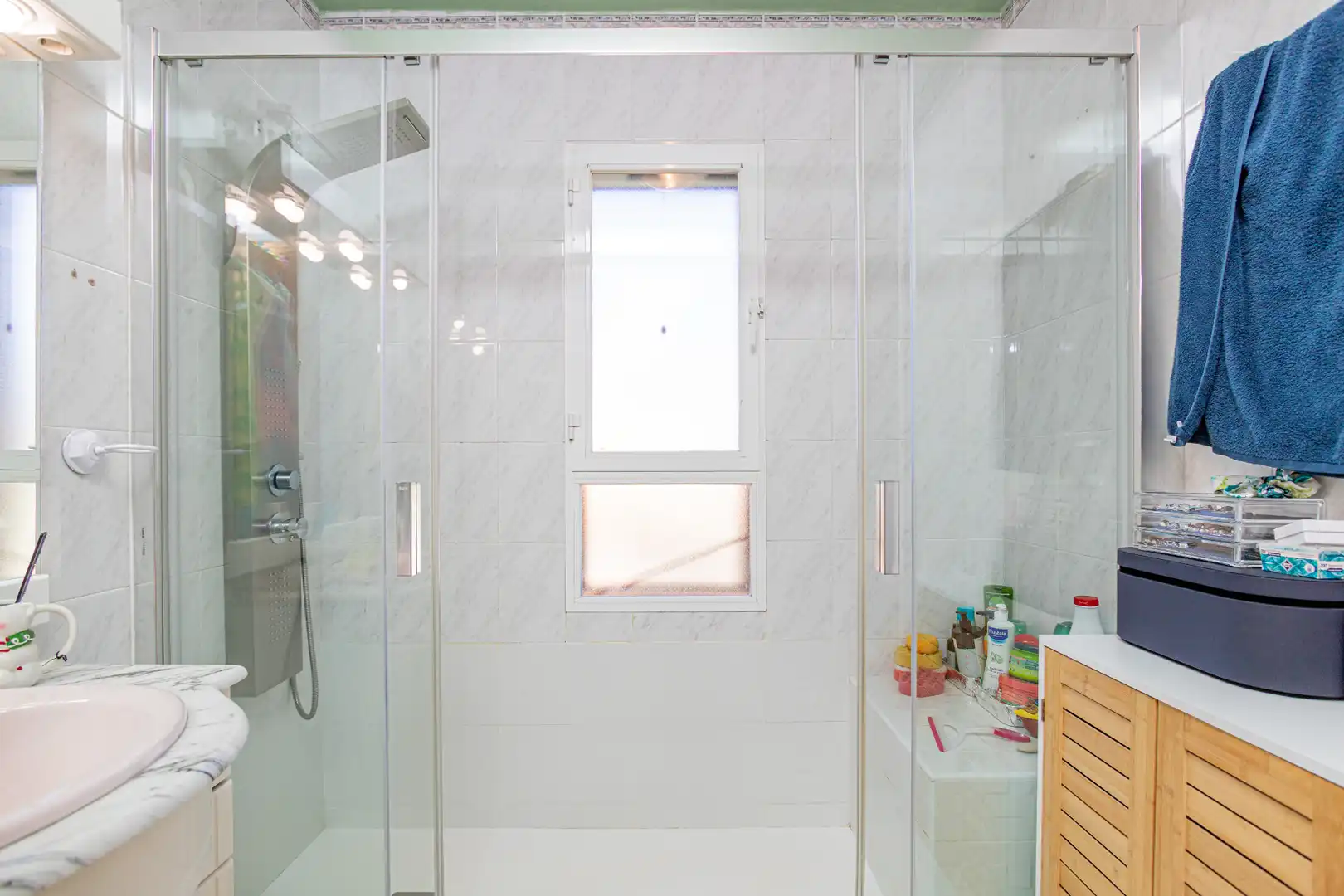Baño de Casa o chalet en venta en Manzanares El Real con Calefacción, Jardín privado y Amueblado
