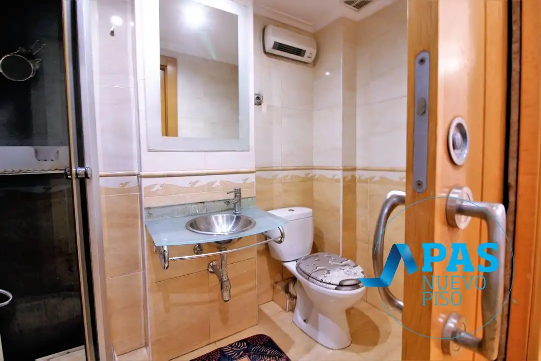 Badezimmer von Wohnung zum Verkauf in Santander mit Heizung und Terrasse