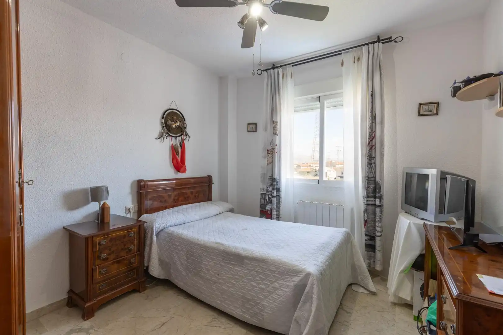 Dormitori de Casa adosada en venda en Las Gabias amb Aire condicionat, Calefacció i Jardí privat