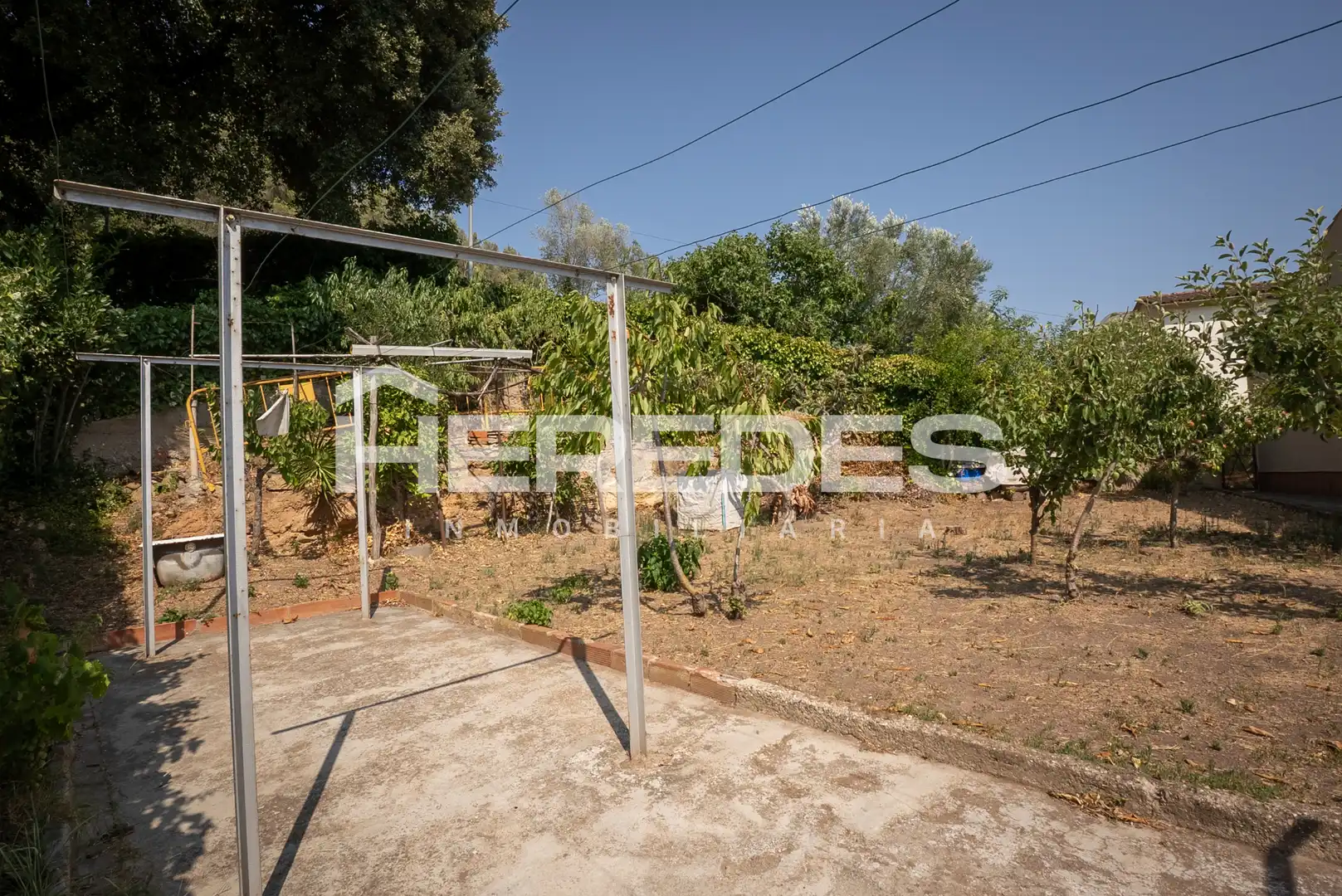 Casa o xalet en venda en Torrelles de Llobregat amb Jardí privat, Terrassa i Moblat