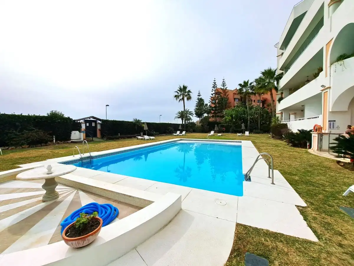 Piscina de Piso en venta en Marbella con Aire acondicionado, Calefacción y Terraza