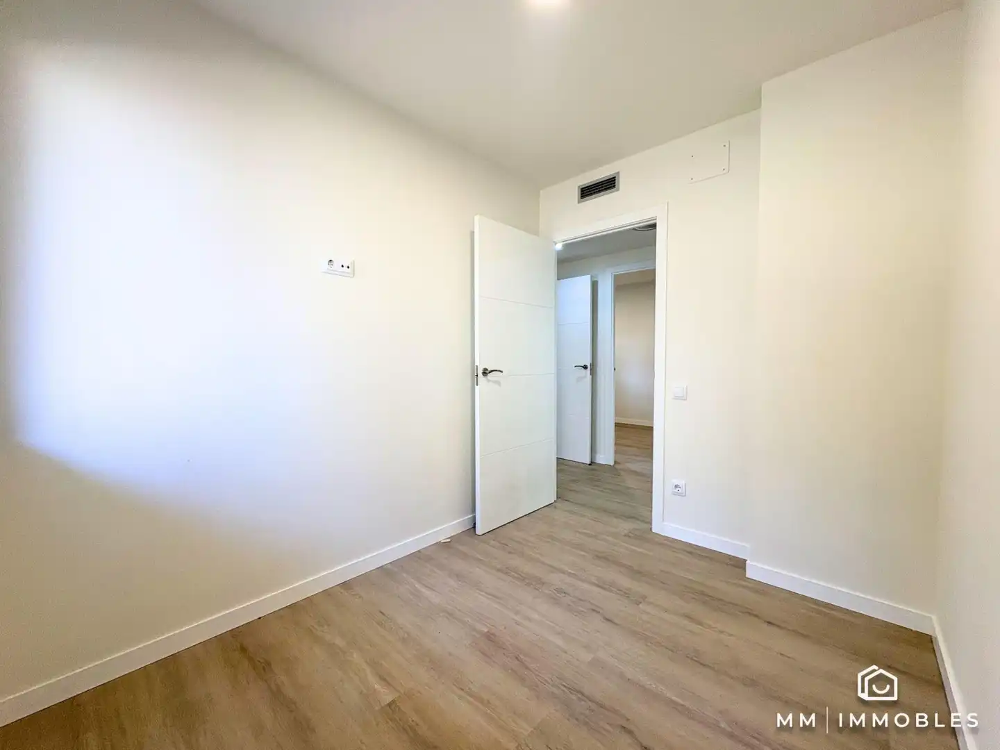 Schlafzimmer von Erdgeschoss zum Verkauf in Canovelles mit Heizung, Parkett und Balkon