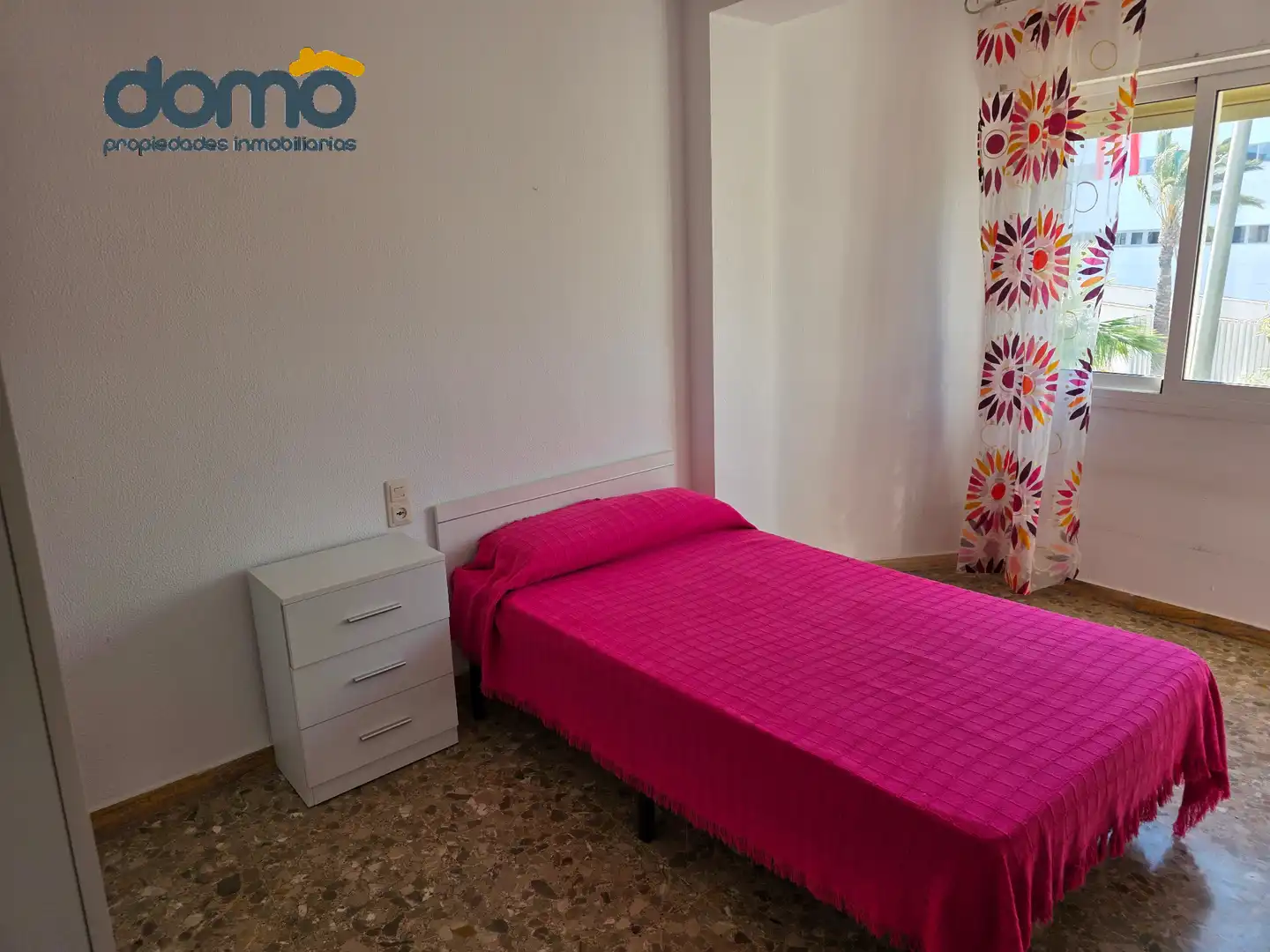 Schlafzimmer von Wohnung zum Verkauf in Almería mit Terrasse, Möbliert und Waschmaschine