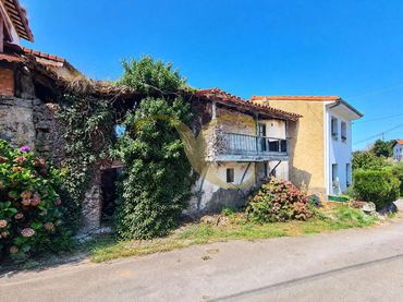 Casa con jardín en venta en Berbes