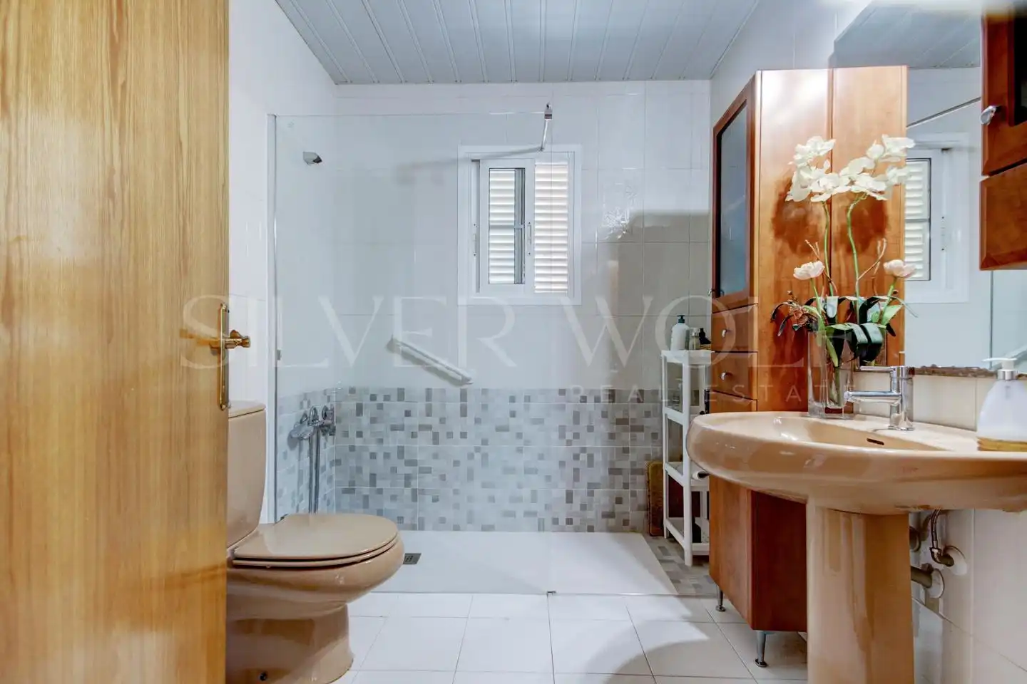 Casa con piscina en venta en Segona Avinguda, imagen 16