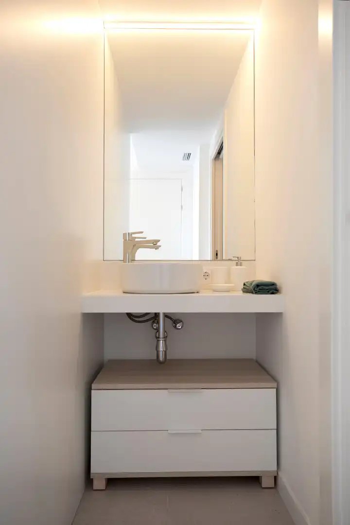 Baño de Piso en venta en Abrera con Terraza, Trastero y Piscina comunitaria