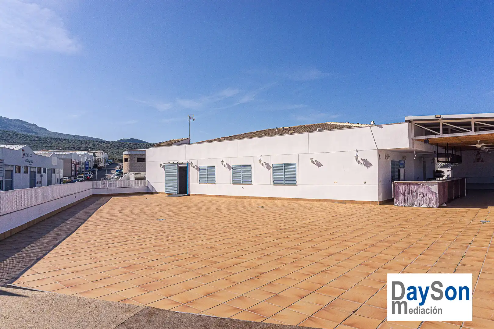 Vista exterior de Edificio en venta en Castillo de Locubín