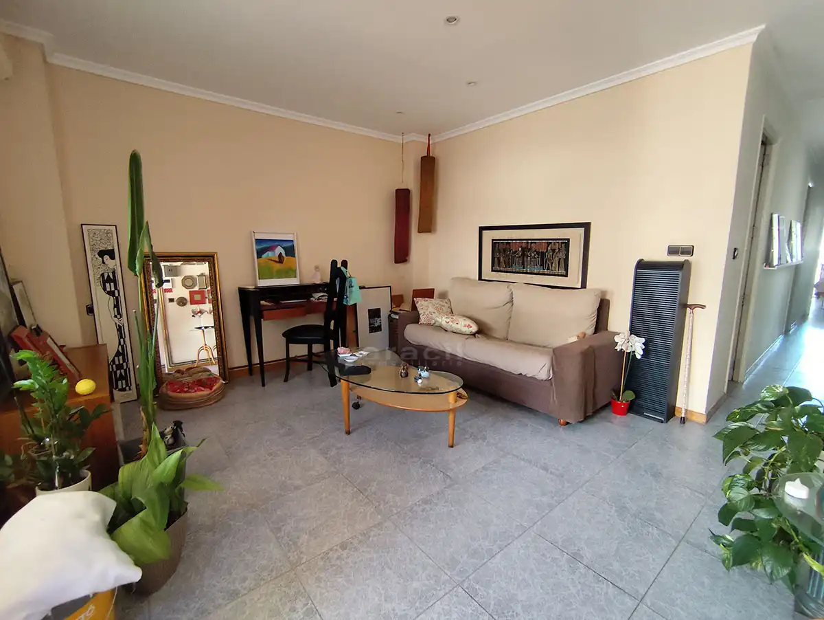 Penthouse with lift for sale in Eixample