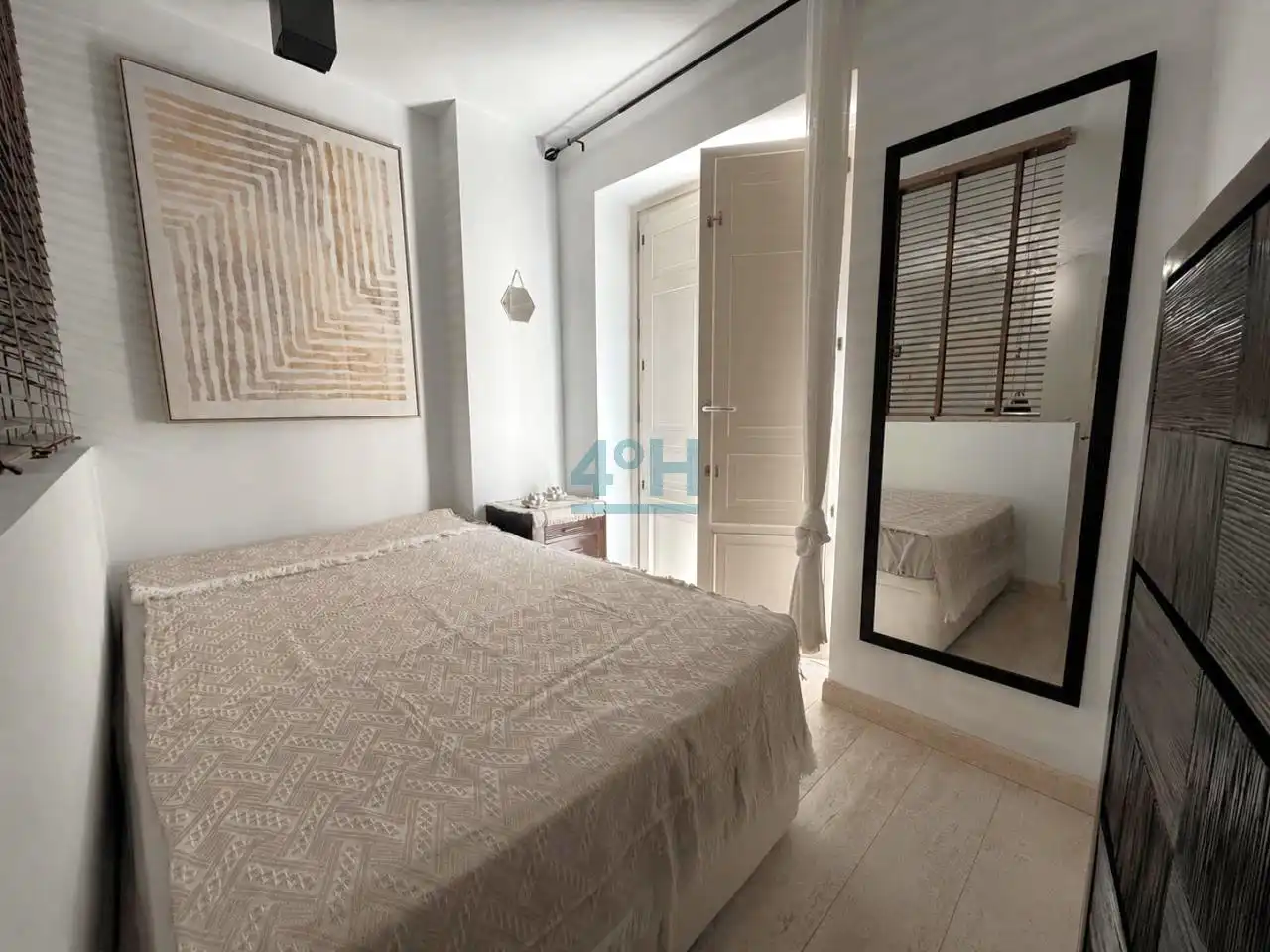 Dormitori de Estudi de lloguer en Ourense Capital  amb Calefacció, Parquet i Terrassa