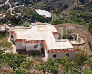 Vista exterior de Finca rústica en venda en Sayalonga amb Piscina