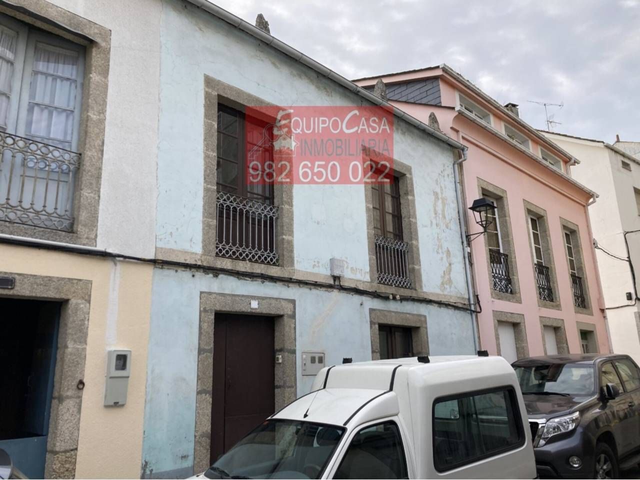 Vista exterior de Casa adosada en venda en O Valadouro   amb Jardí privat