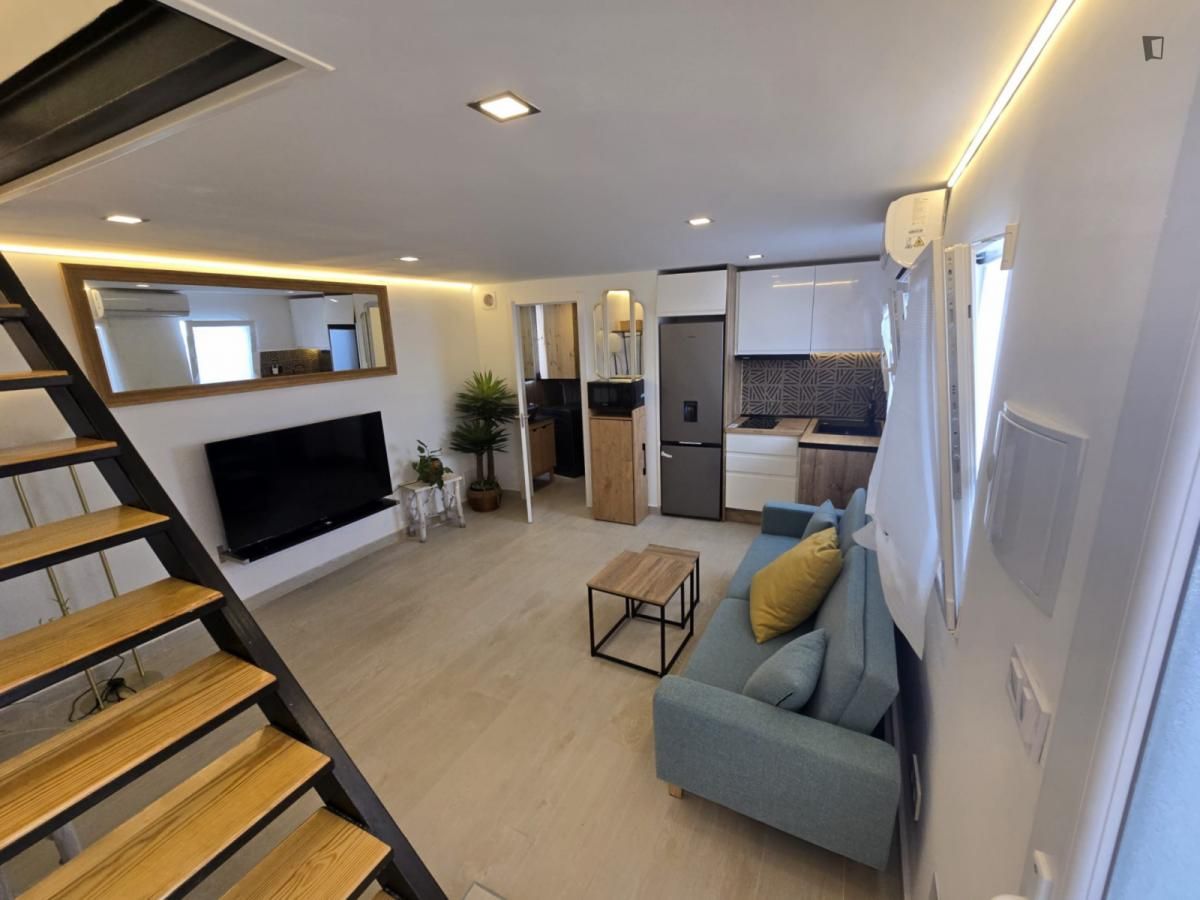 Sala d'estar de Casa o xalet de lloguer en  Madrid Capital amb Aire condicionat, Moblat i Rentadora