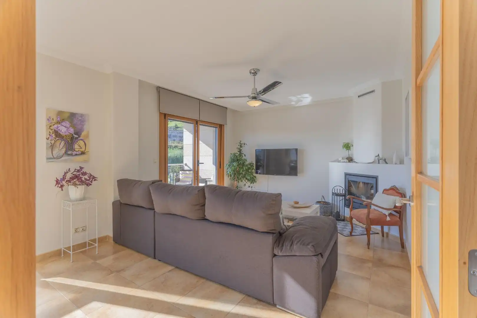 Sala de estar de Casa adosada en venta en Moaña con Calefacción, Terraza y Amueblado