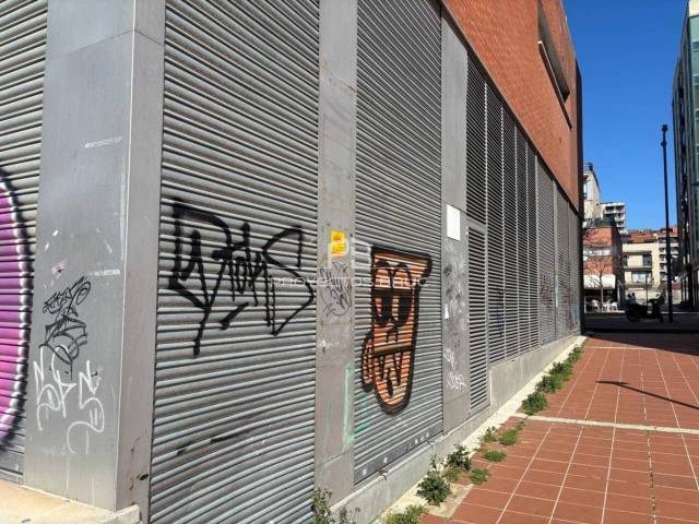 Local comercial en Venta en Calle Lluis Muncunill en Zona Esportiva