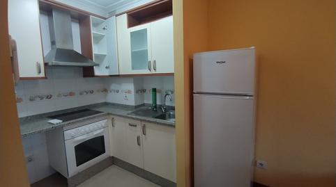 Foto 2 de Apartament de lloguer a Rúa de Tomás Paredes, Coia, Vigo