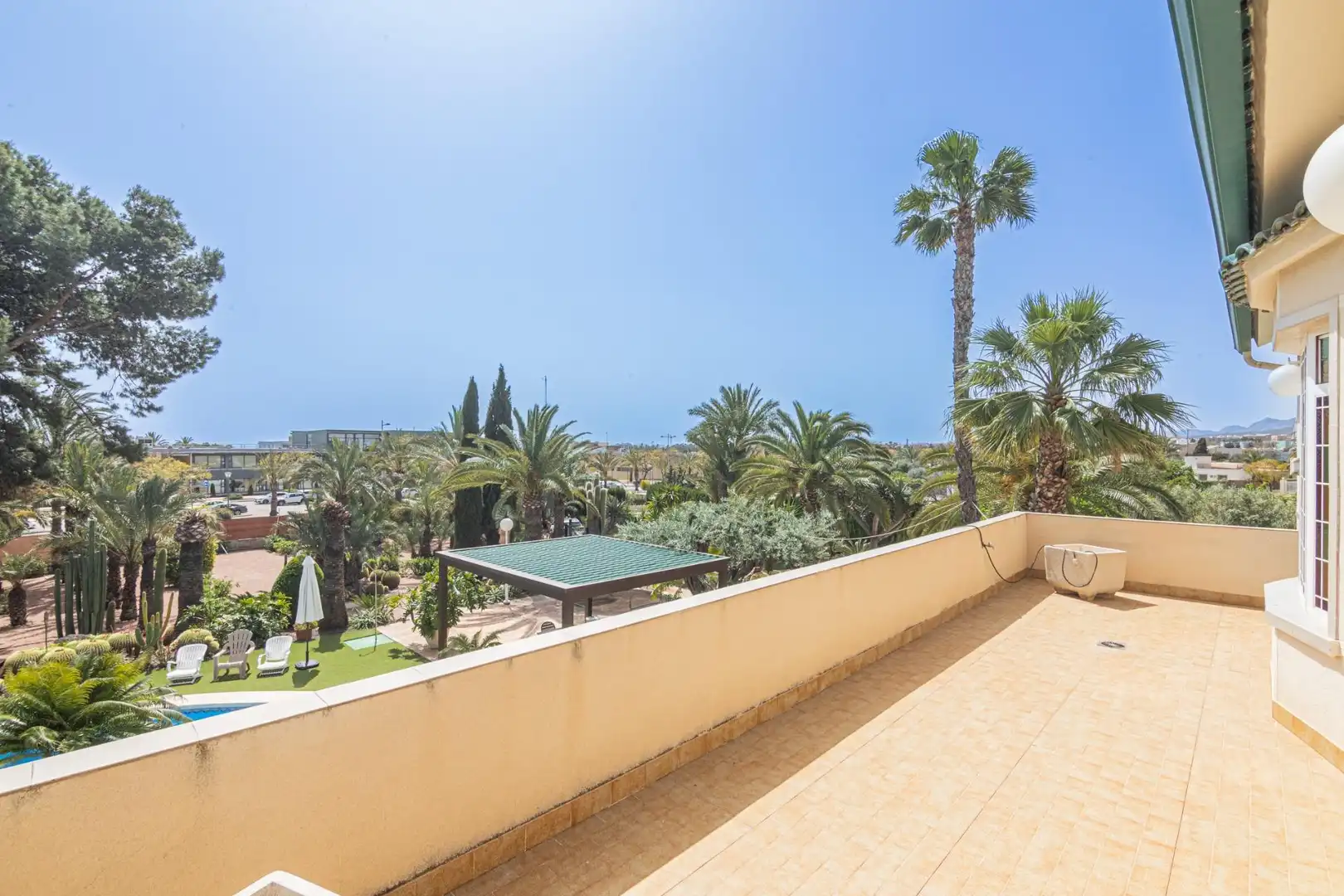 Terraza de Casa o chalet en venta en Elche / Elx con Jardín privado, Terraza y Piscina