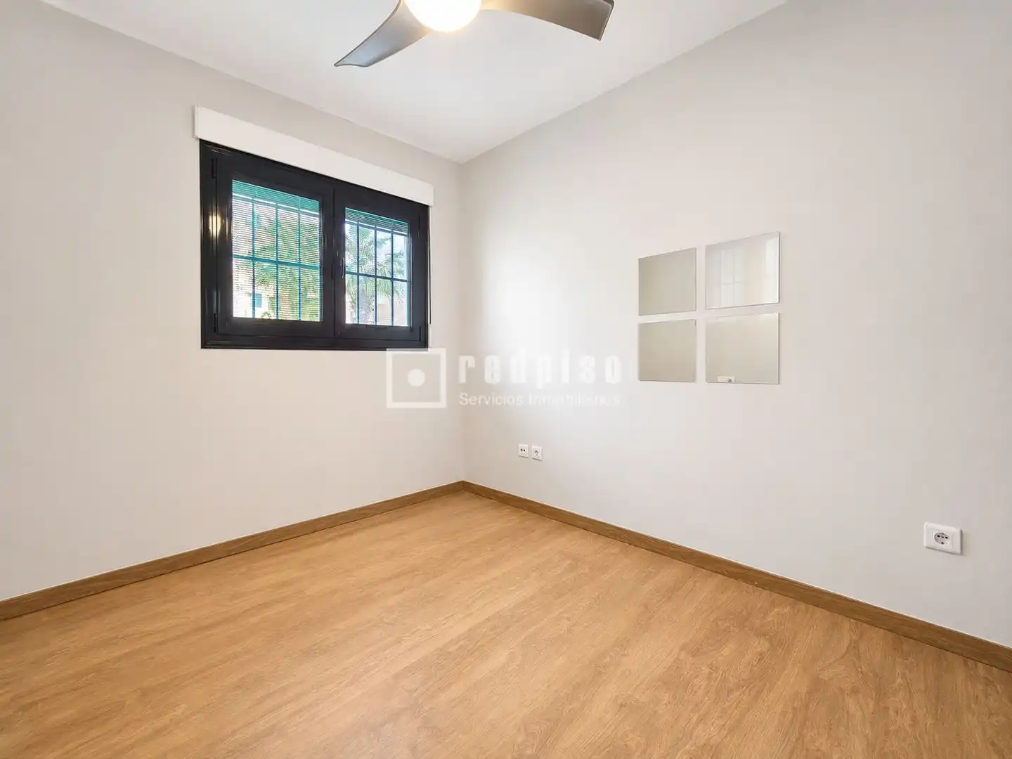 Habitación de Piso en venta en Xirivella con Aire acondicionado y Jardín privado