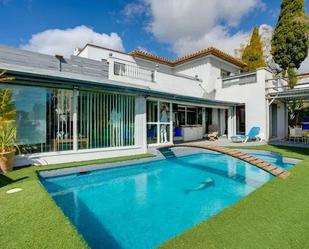 Exterior view of House or chalet for sale in Estepona  with Air Conditioner, Private garden and Terrace