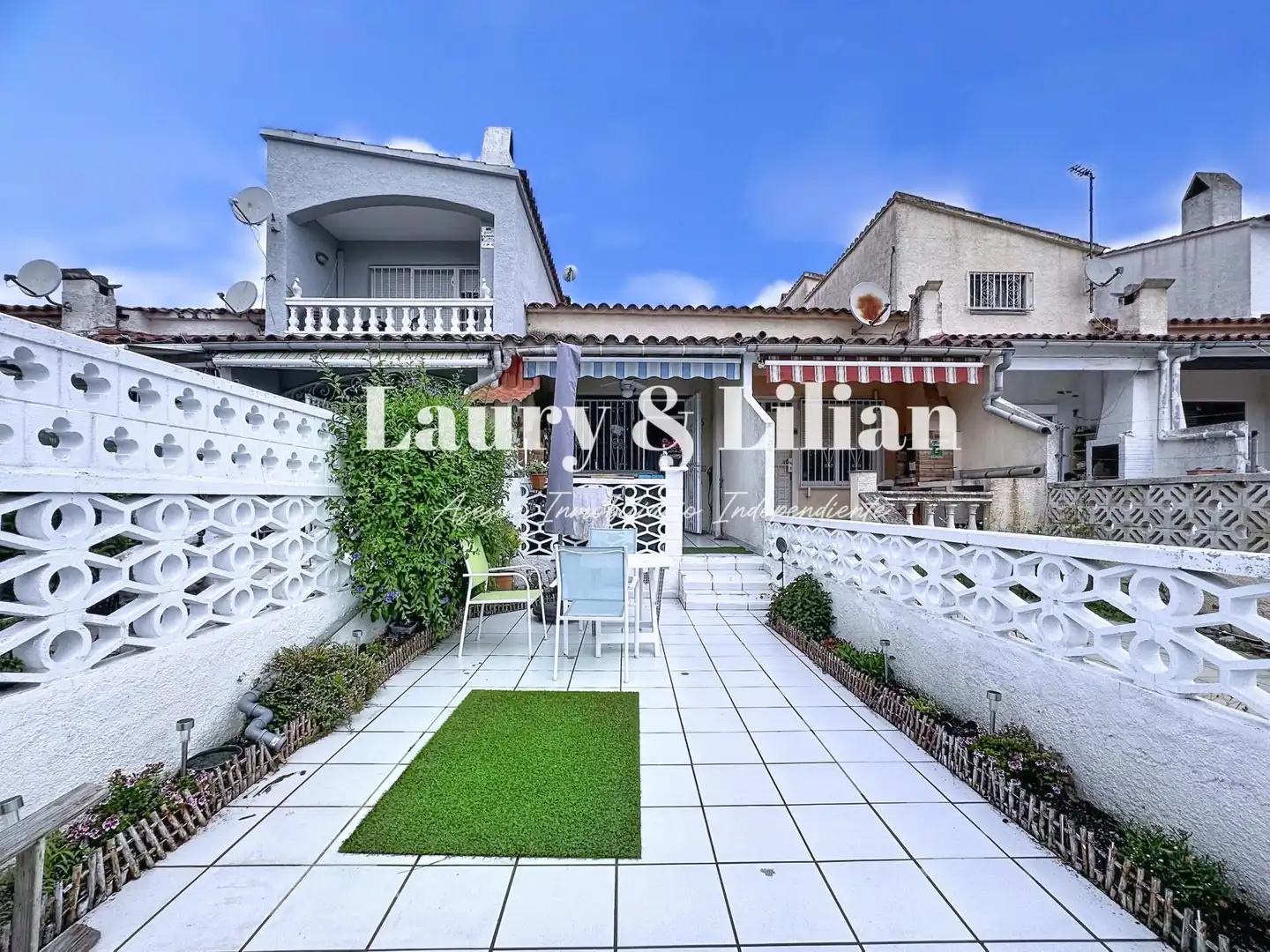 Terrasse von Einfamilien-Reihenhaus zum Verkauf in Empuriabrava mit Heizung
