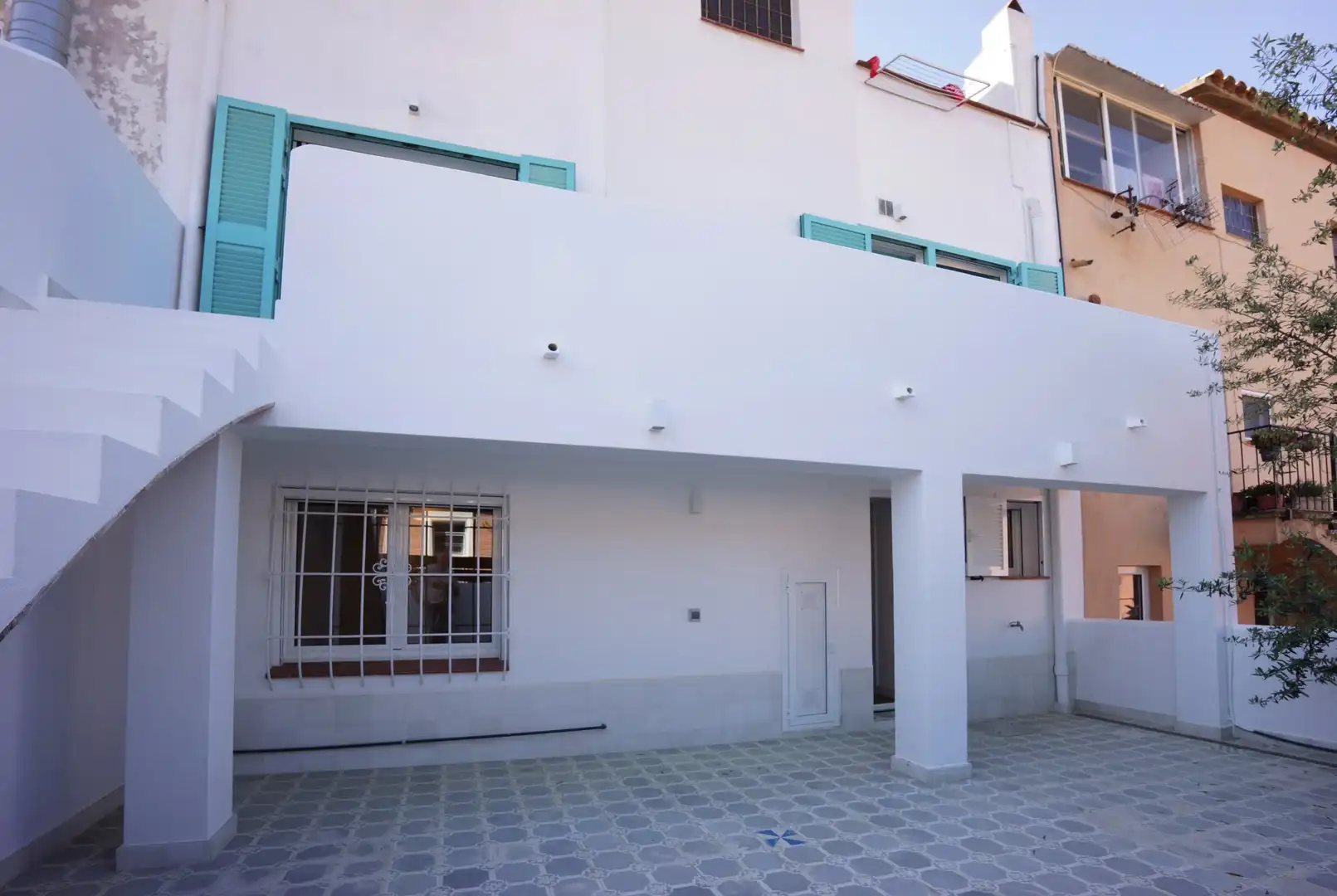 Vista exterior de Casa adosada en venda en Sant Feliu de Guíxols amb Aire condicionat, Calefacció i Terrassa