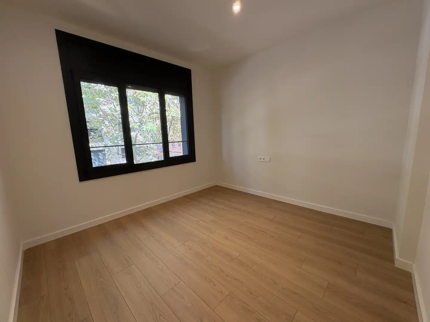 Habitación de Piso en venta en Sabadell con Aire acondicionado, Calefacción y Parquet