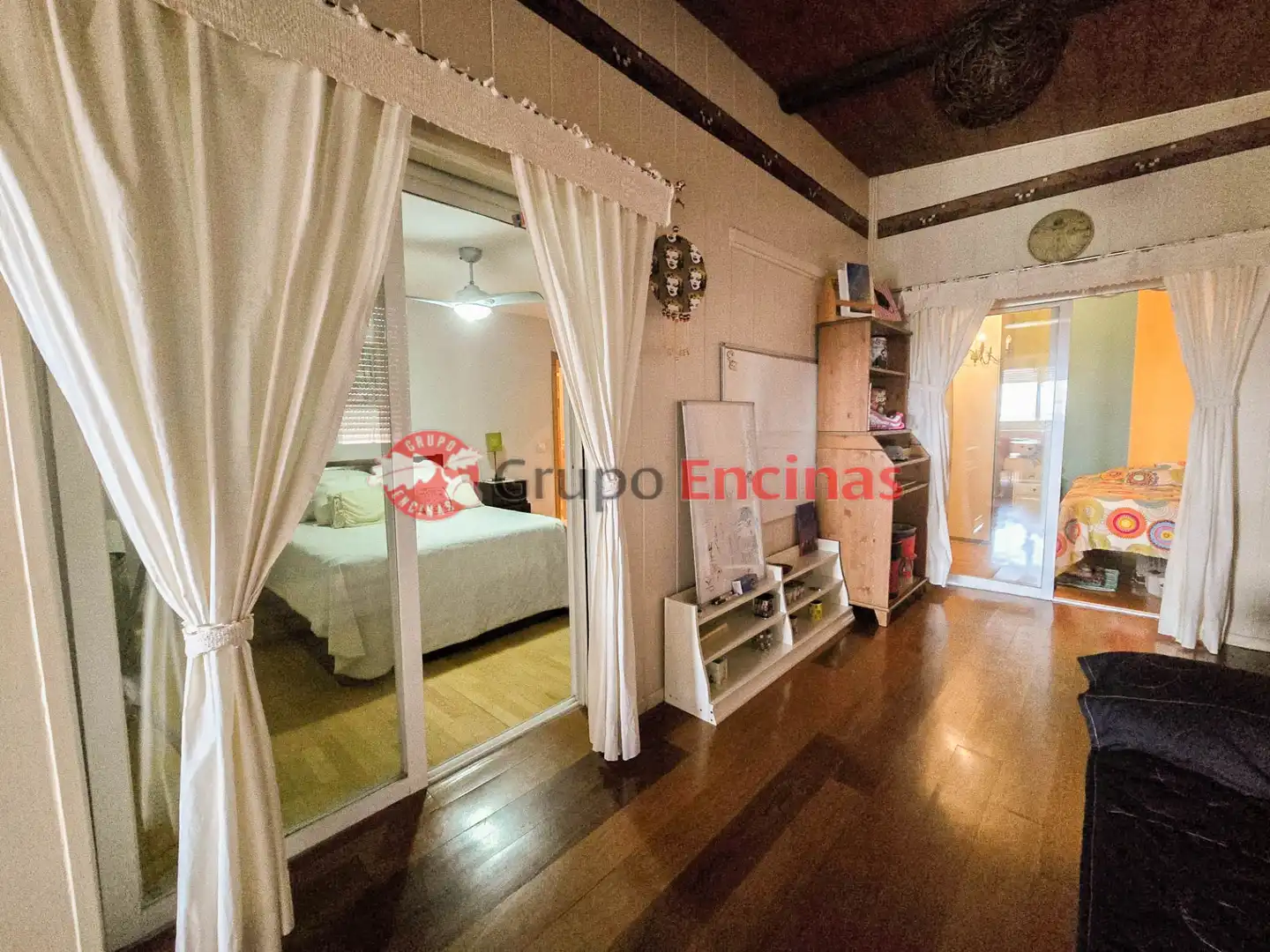 Habitación de Ático en venta en Parla con Aire acondicionado, Calefacción y Jardín privado