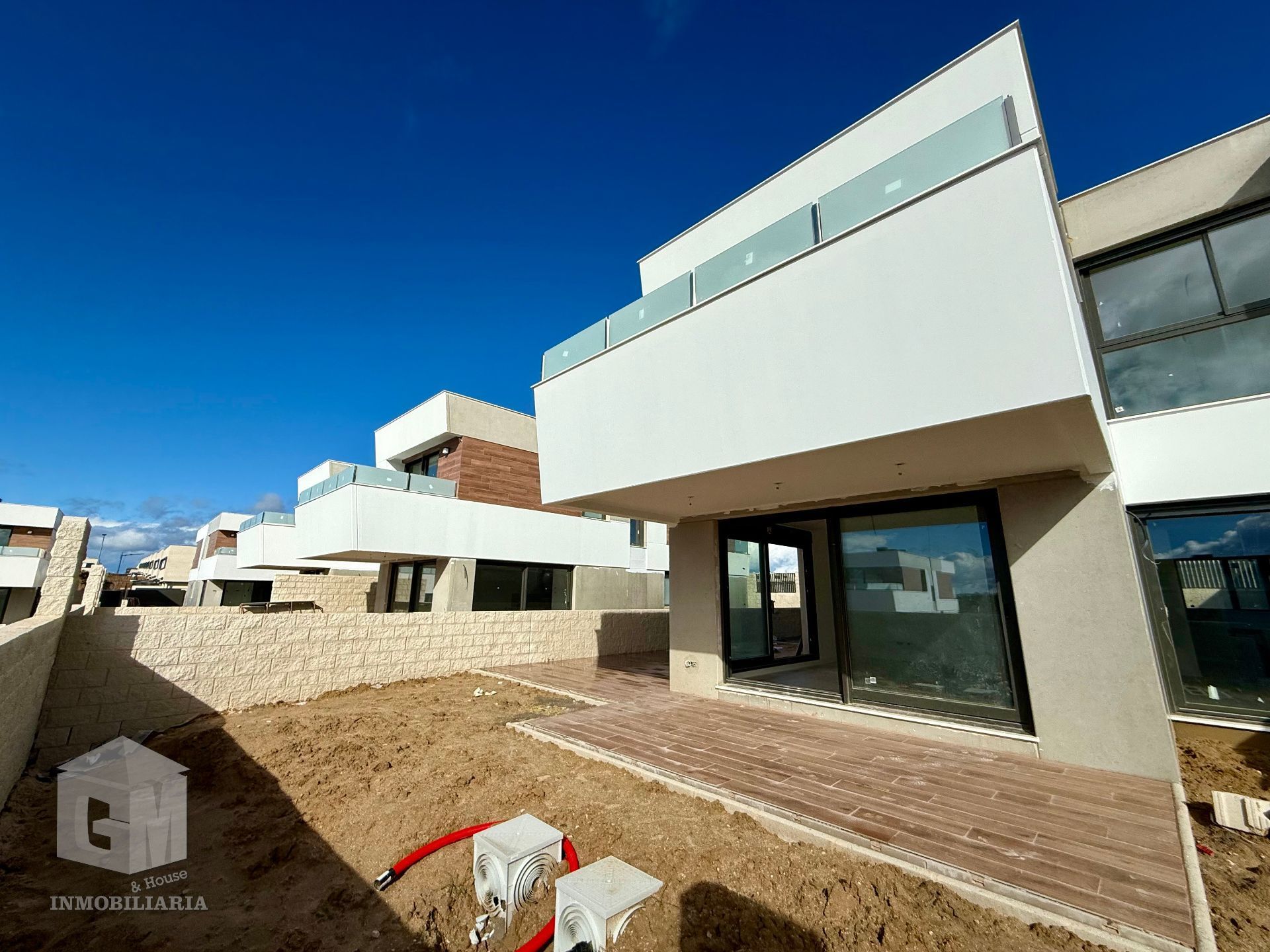 Exterior view of Single-family semi-detached for sale in Villaviciosa de Odón  with Heating, Private garden and Terrace