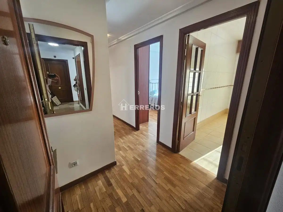 Piso en venta en  Logroño con Calefacción, Parquet y Trastero