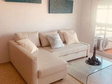 Flat with balcony to rent in Calle Verónica 8
