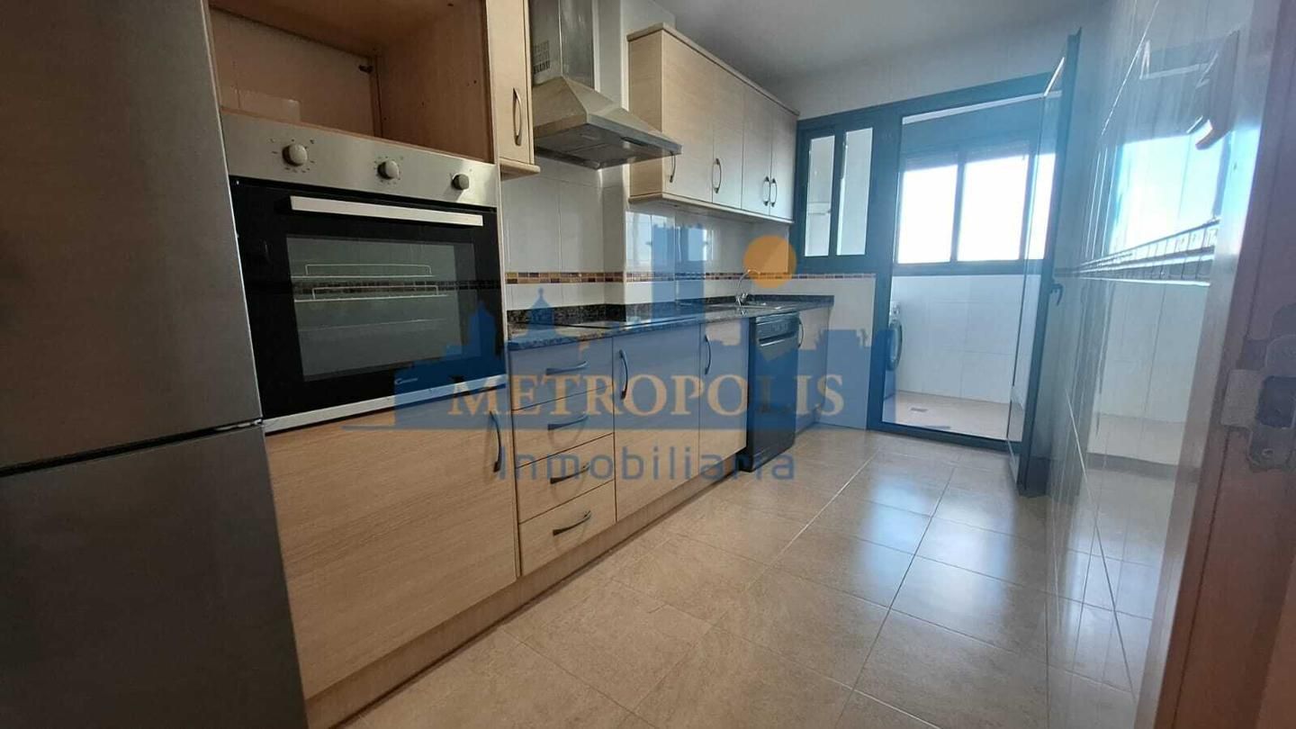 Flat to rent in Carrer Mare de Déu de la Cabeza, Llombai