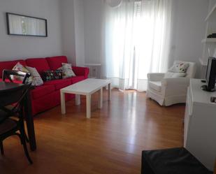 Sala d'estar de Apartament de lloguer en  Granada Capital amb Aire condicionat i Balcó