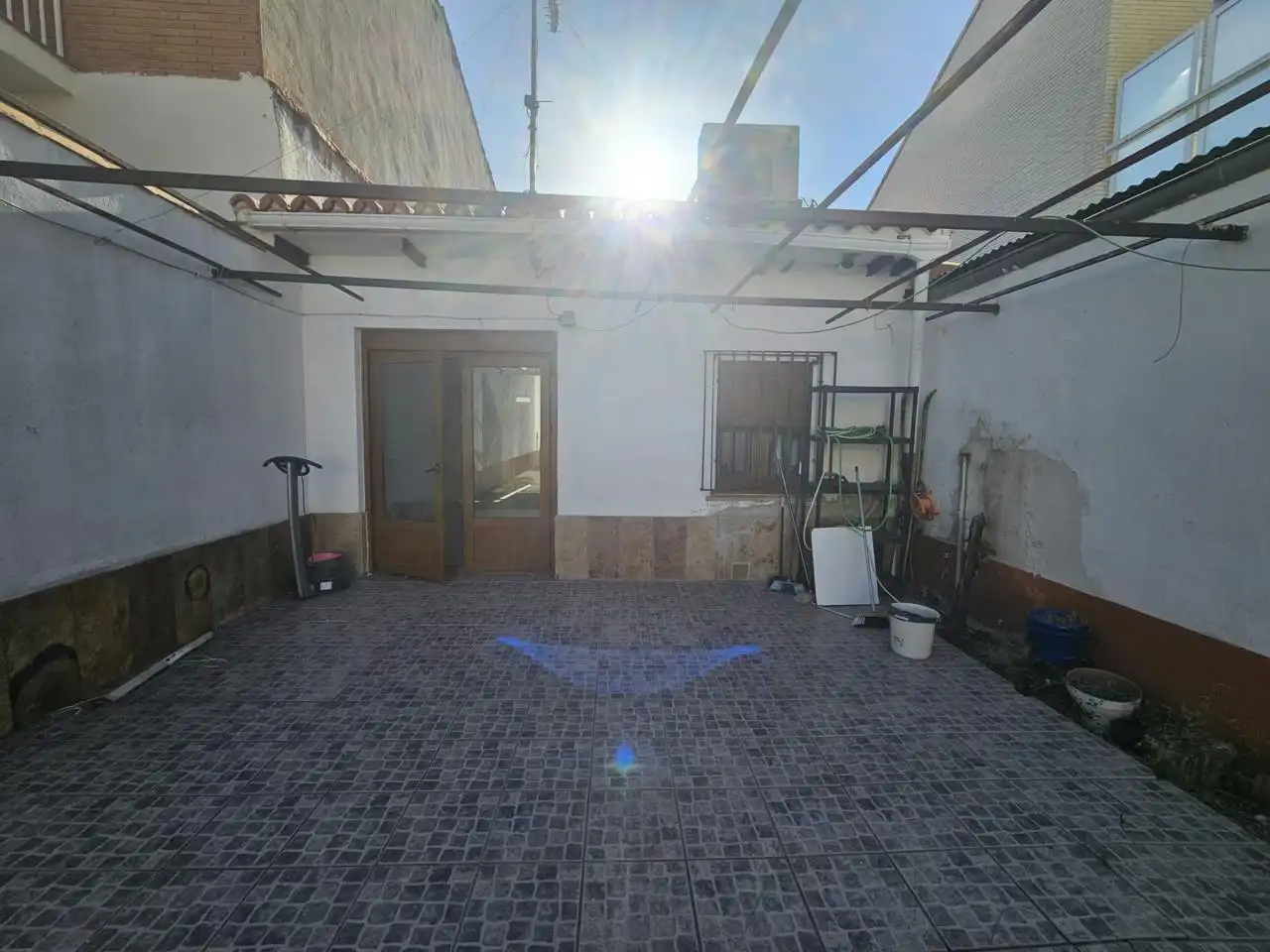 Vista exterior de Casa adosada de alquiler en Alcalá de Henares con Aire acondicionado y Jardín privado