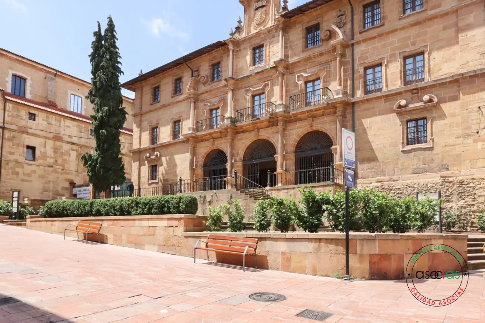 Vista exterior de Piso en venta en Oviedo  con Calefacción, Parquet y Terraza