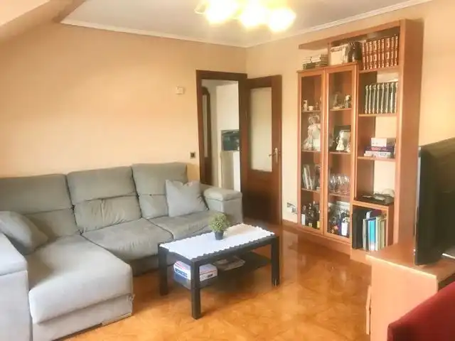 Sala de estar de Ático en venta en Noja con Calefacción, Terraza y Amueblado