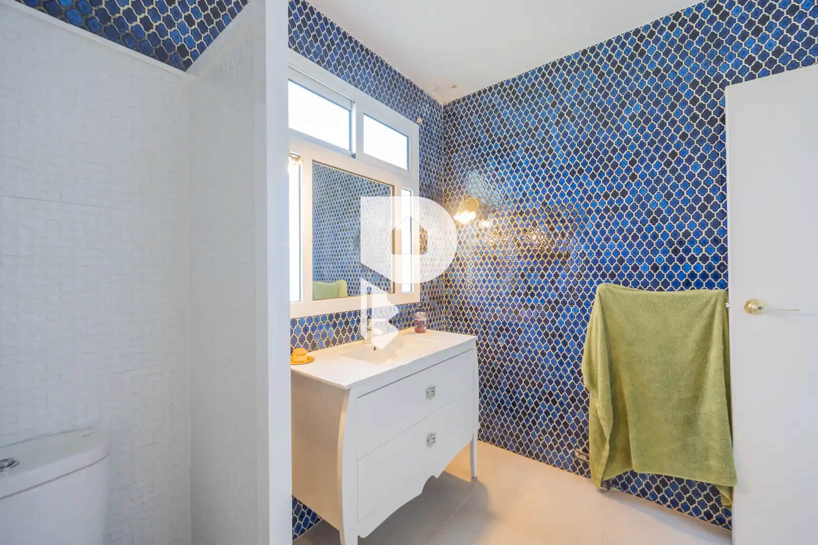 Bathroom of Houses for sale in Pallejà  with Air Conditioner, Heating and Private garden