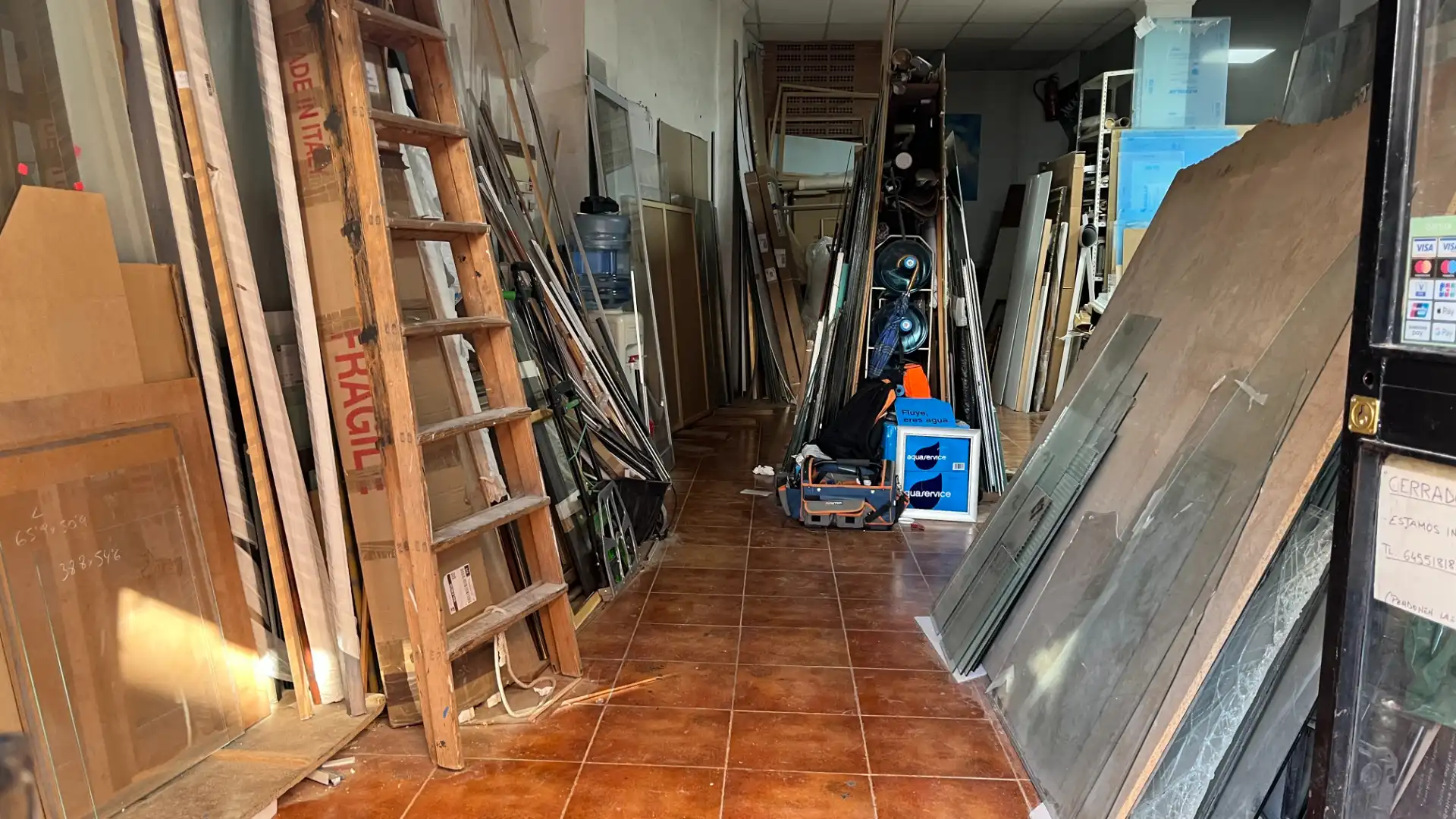 Commercial properties for sale in Valencia  with Air Conditioner