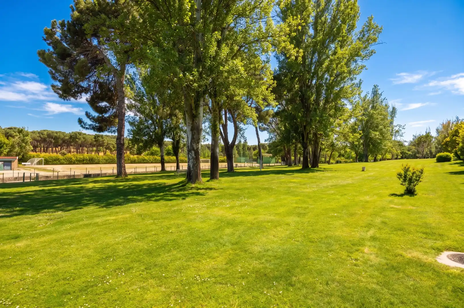Exterior view of Flat for sale in Madrid  with Air Conditioner, Heating and Terrace