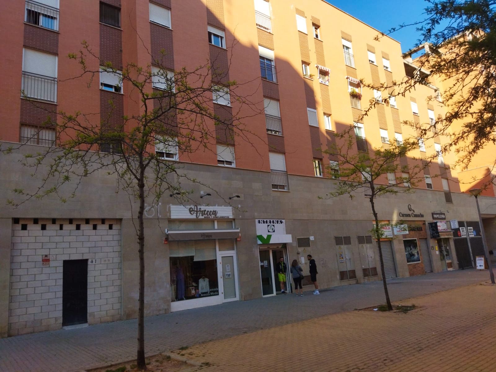 Vista exterior de Local en venda en  Sevilla Capital