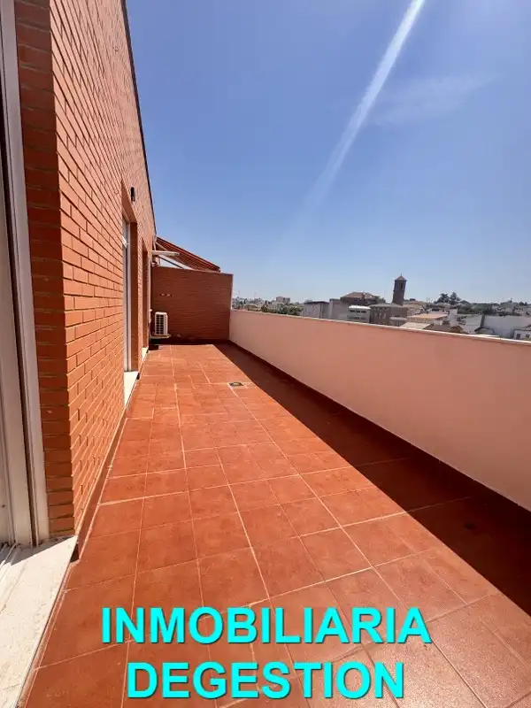 Terrasse von Dachboden zum Verkauf in Linares mit Klimaanlage, Heizung und Parkett