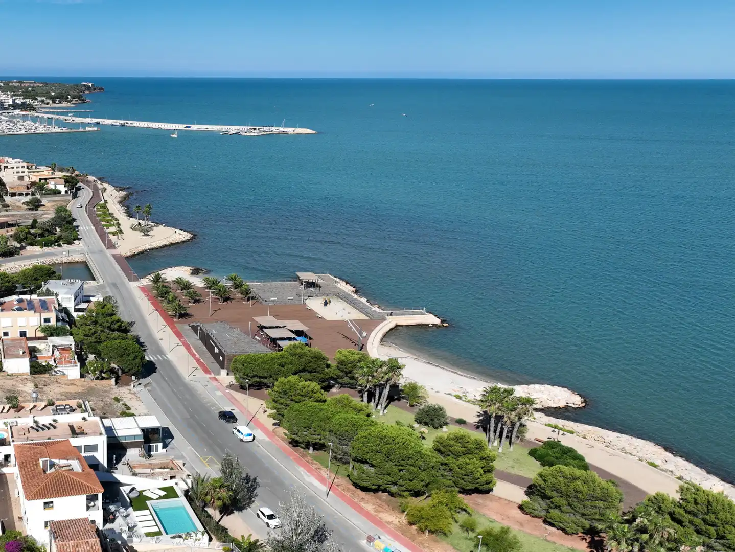 Vista exterior de Casa o xalet en venda en L'Ampolla amb Aire condicionat, Calefacció i Jardí privat