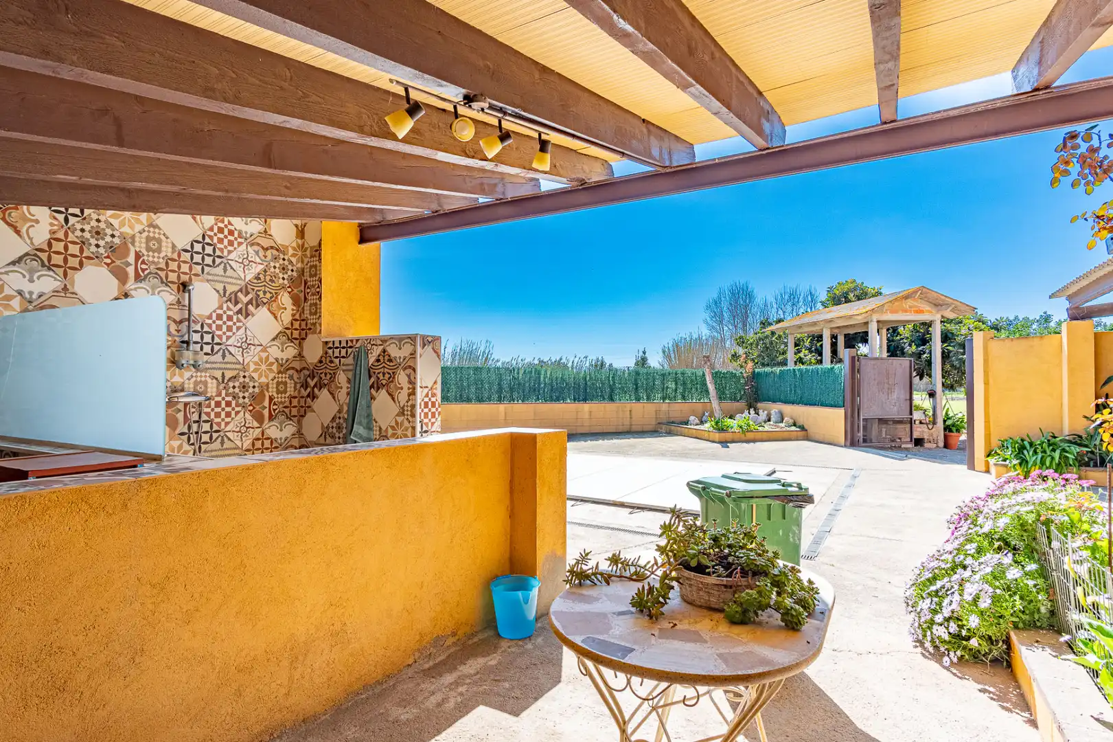 Terraza de Casa o chalet en venta en Verges con Aire acondicionado, Jardín privado y Piscina