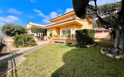 Vista exterior de Casa o xalet en venda en Torroella de Montgrí amb Aire condicionat, Calefacció i Jardí privat
